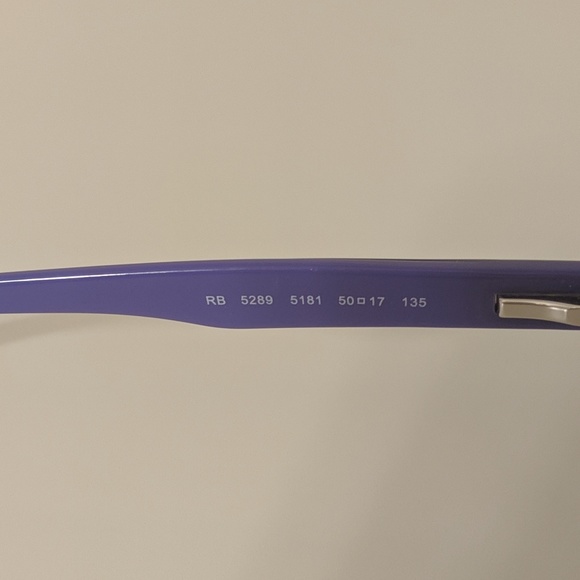 Glasses - Picture 4 of 8